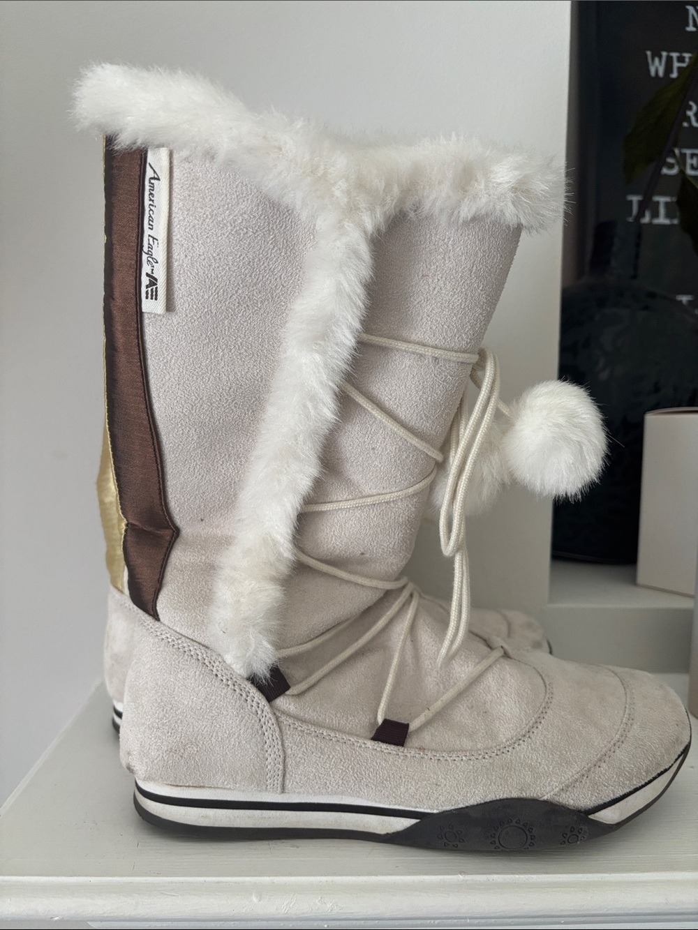 Women’s American Eagle Faux Fur Trim Winter Boots in Cream and Brown